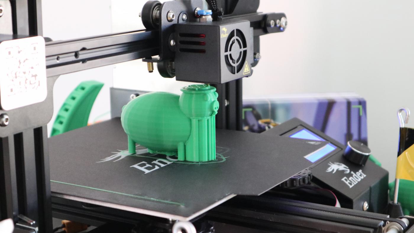 Faszination 3D-Druck: 3D-Drucker druckt Modell
